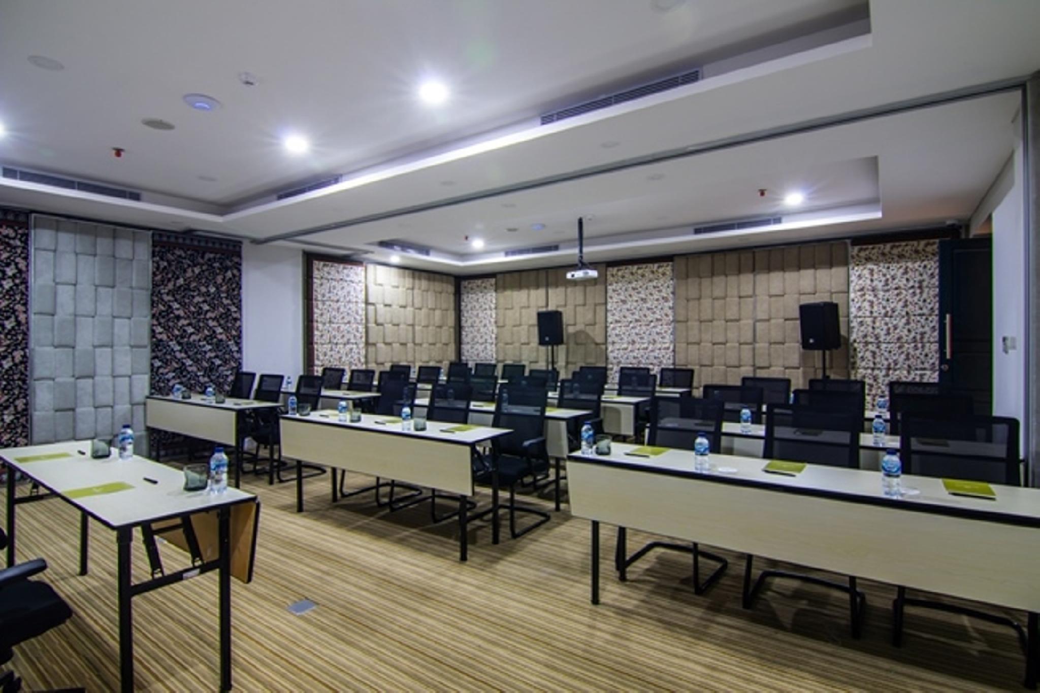 Jambuluwuk Thamrin Hotel Jakarta Exterior photo