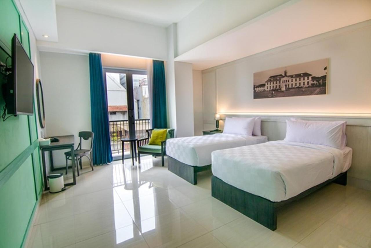 Jambuluwuk Thamrin Hotel Jakarta Exterior photo