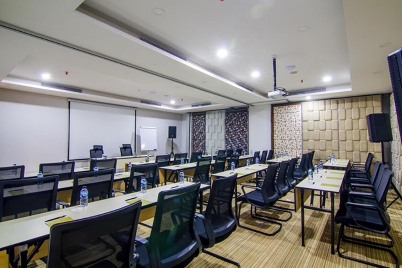 Jambuluwuk Thamrin Hotel Jakarta Exterior photo